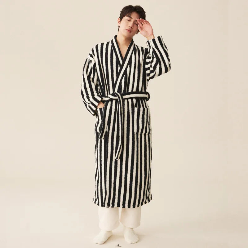 Peignoir_bain_de_mousse_raye-Peignoir et pantalon tricot-flanelle polyester-acrylique-doux-confortable-moelleux-absorbant-printemps-épais-hiver-automne-blanc-noir