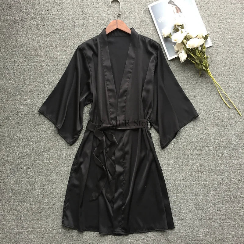 Peignoir_blanc_de_bain_femme-Satin_fausse_soie-coupe_mi-mollet-manche_trois_quarts-col_V-léger-motif_uni-doux-confortable-été-moelleux-absorbant-printemps-noir