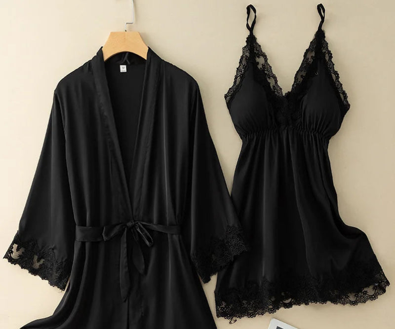 Peignoir_court_femme_de_bain_rouge_et_noir-Satin_rouge_et_noir_style_kimono_chinois_vintage-dentelle-manche_trois_quarts-absorbant-été-moelleux-confortable-doux-noir
