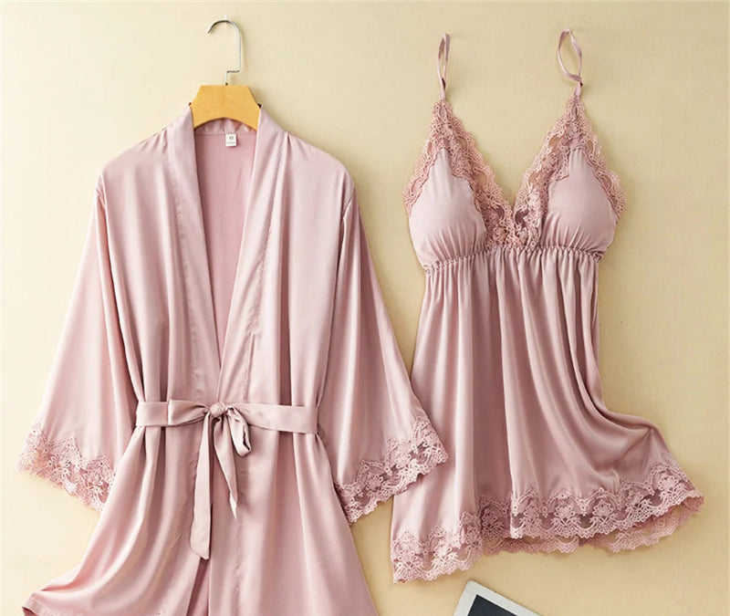 Peignoir_court_femme_de_bain_rouge_et_noir-Satin_rouge_et_noir_style_kimono_chinois_vintage-dentelle-manche_trois_quarts-absorbant-moelleux-été-confortable-doux-beige