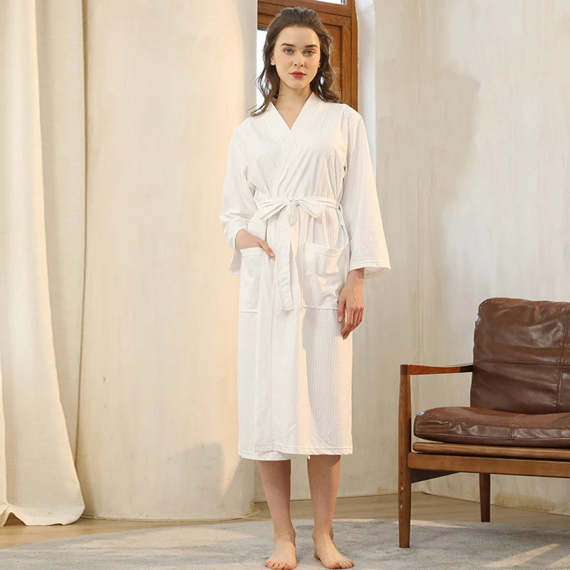 Peignoir_de_bain_action-flanelle-polyester-léger-manche_longue-mi-mollet-motif_uni-confortable-doux-moelleux-absorbant-printemps-automne-été-blanc