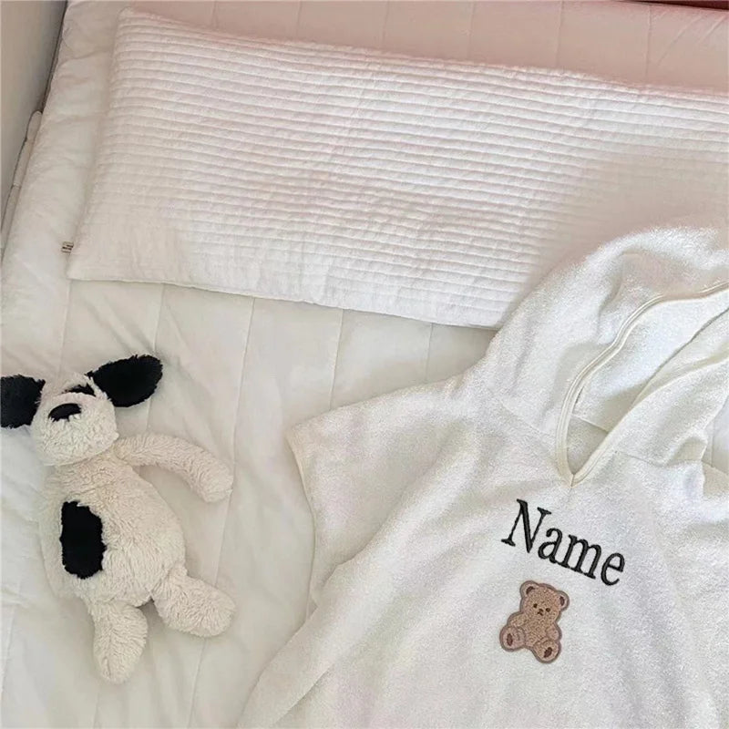 Peignoir_de_bain_bébé-personnalise-coton-peigne-motif-brode-dessin-anime-capuche-sans manches-longueur-cheville-confortable-doux-moelleux-absorbant-printemps-automne-été-blanc
