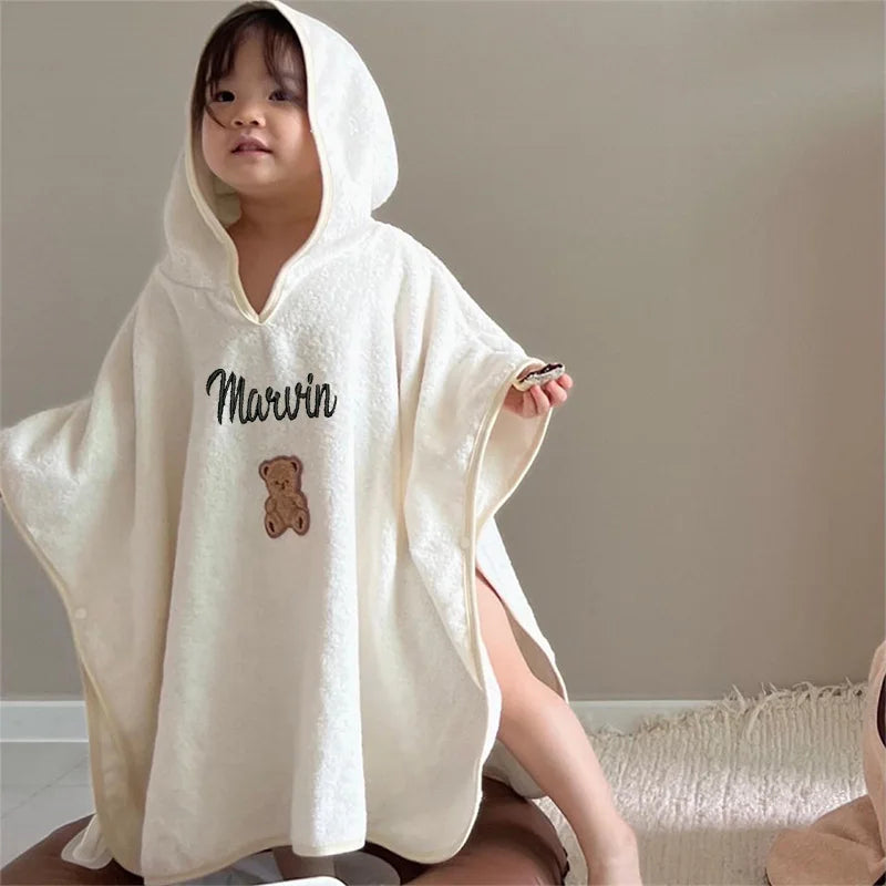 Peignoir_de_bain_bébé-personnalise-coton-peigne-motif-brode-dessin-anime-capuche-sans manches-longueur-cheville-confortable-doux-moelleux-absorbant-printemps-été-automne-blanc