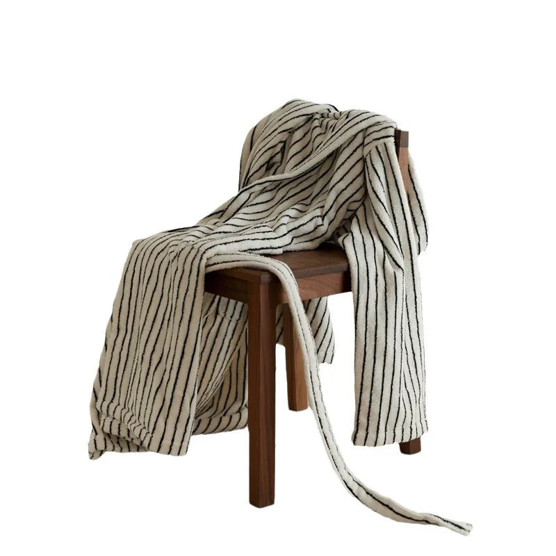 Peignoir_de_bain_chaud-longue-bouclette-velours-tisses-coton-rayures-noires-capuche-manche-longue-épais-mi-mollet-doux-confortable-hiver-moelleux-automne-printemps-blanc-noir