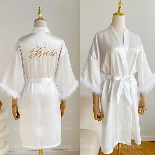 Peignoir de bain femme avec prenom brodé-satin-polyester-manche-trois-quarts-col-V-mi-genoux-moelleux-confortable-personnalisable-printemps-ete-blanc