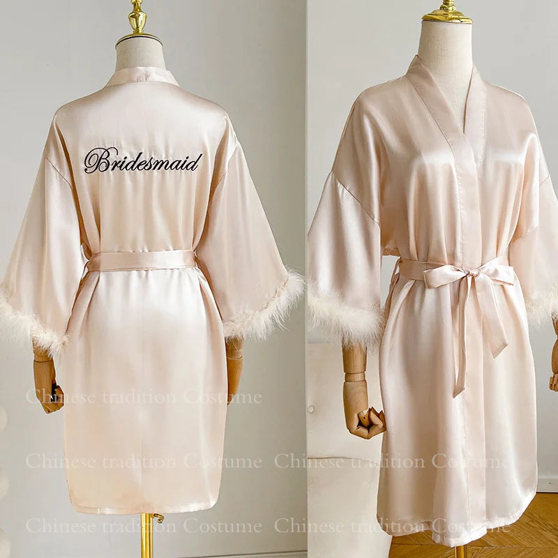 Peignoir de bain femme avec prenom brodé-satin-polyester-manche-trois-quarts-col-V-mi-genoux-moelleux-ete-confortable-personnalisable-printemps-beige