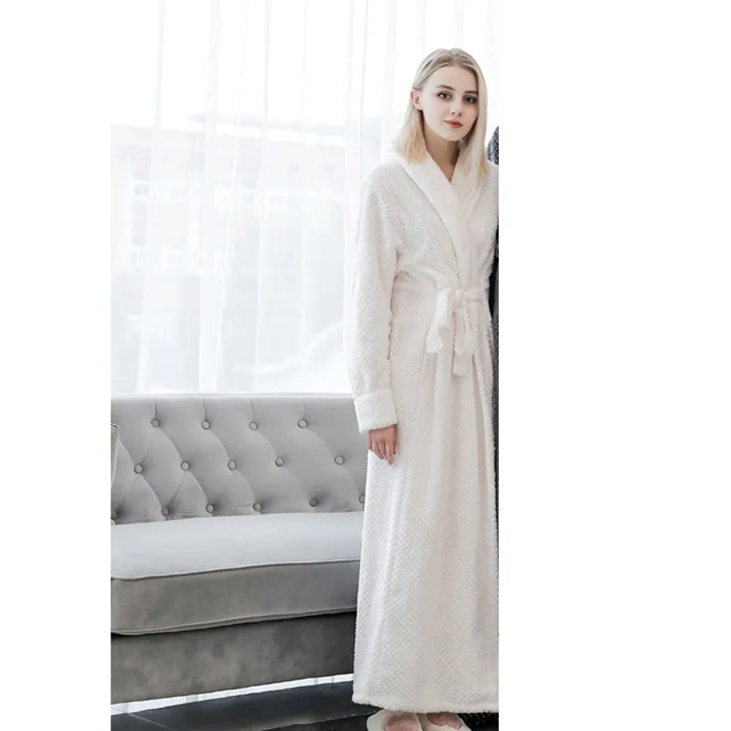 Peignoir_de_bain_femme_moderne-flanelle-col-chale-manche-longue-epais-manche-mi-mollet-hiver-moelleux-confortable-personnalisable-blanc