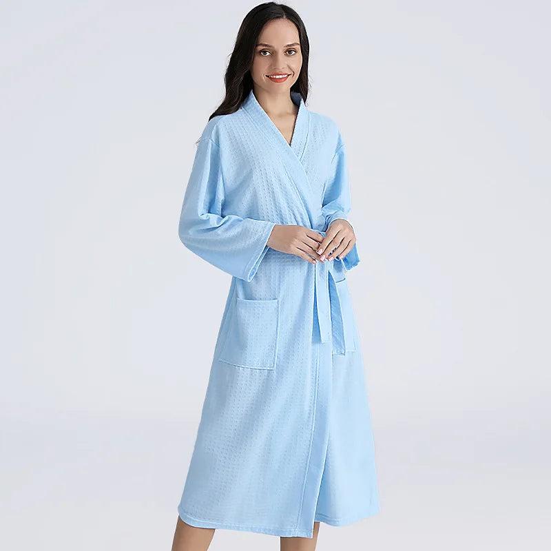 Peignoir_de_bain_homme_coton_brod_-mi-mollet-manche-longue-blanc-hiver-bleu-ciel-femme